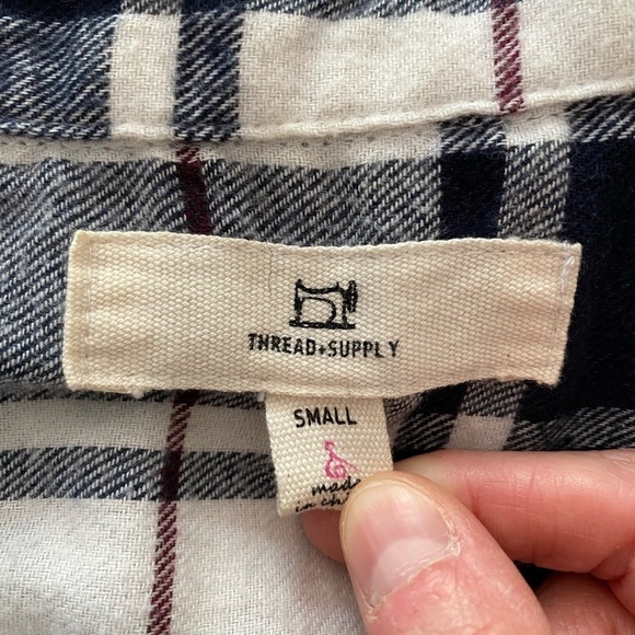 Thread and Supply Womens Sz Small Plaid Flannel Button Down Shirt Navy Burgundy - Picture 3 of 7